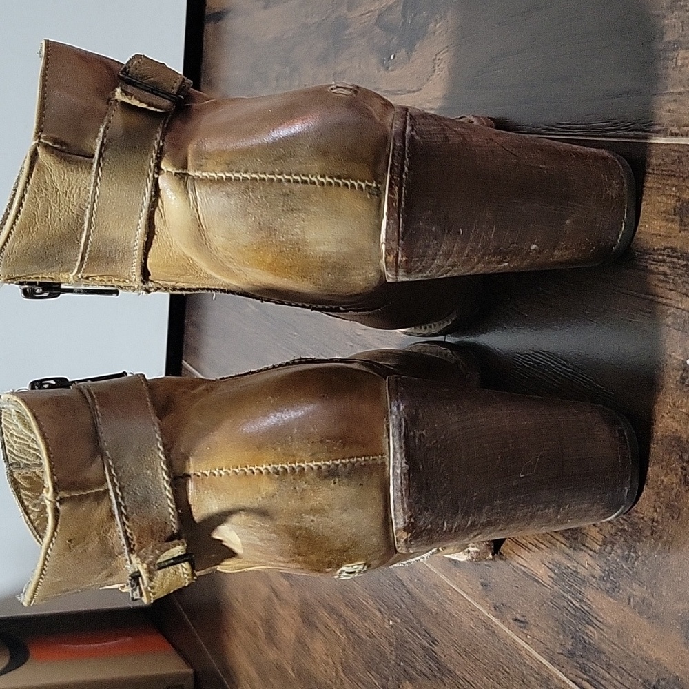 Bedstu Distressed Isla Bootie - Picture 2 of 4